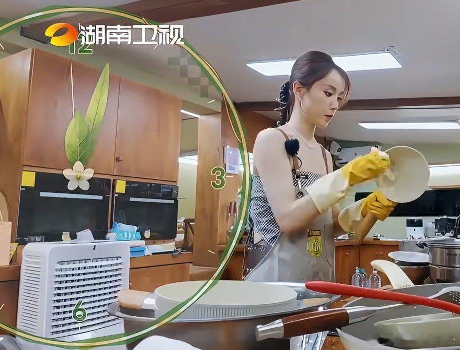 张雅琪路人缘张雅琪的路人缘 张雅琪的路人缘，还能挽回吗中餐厅给张雅琪配了时钟后期