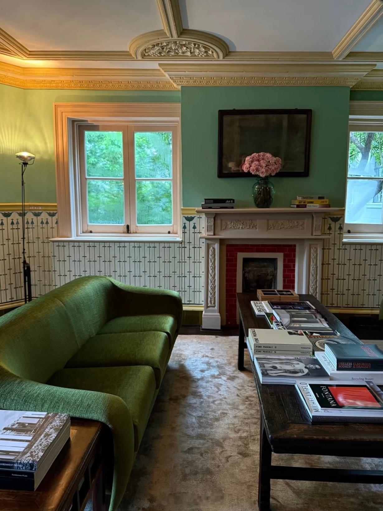 权威一下🦨不做选择了我都要老婆们喜欢黑or白呢zan+pingsong 1  