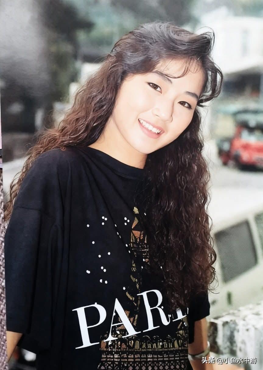 万绮雯是香港著名女演员，出生于1970年10月2日。她在1989年参加亚洲小姐竞