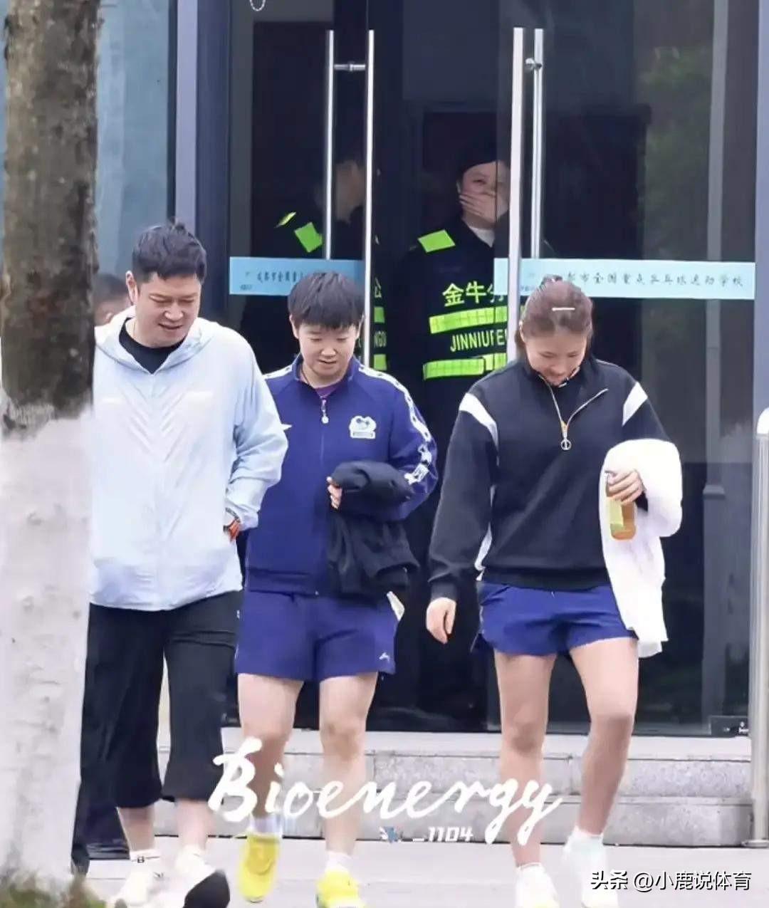 邱贻可赚多少，根本藏不住！
 
省队给三十万。
莎莎帮他赚两百万。
 
有人说他