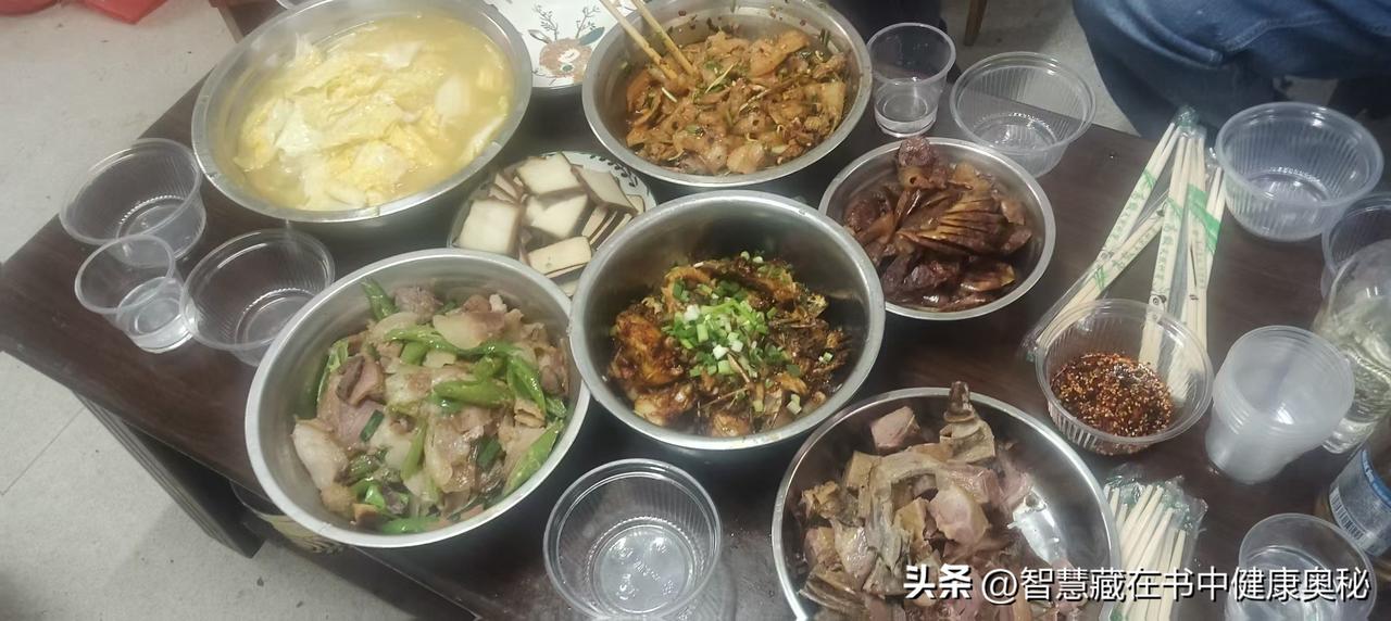 说到健康、养生你会想到什么? 我会想到清欣赏自然的环境，融入大自然，做一些绿色无