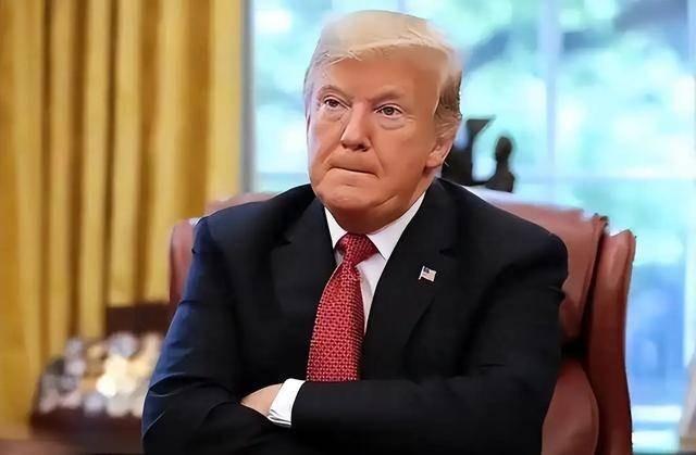 美国抡起制裁大棒，打算在黄金市场给我们来个下马威，结果戏剧性的一幕出现了：金价被