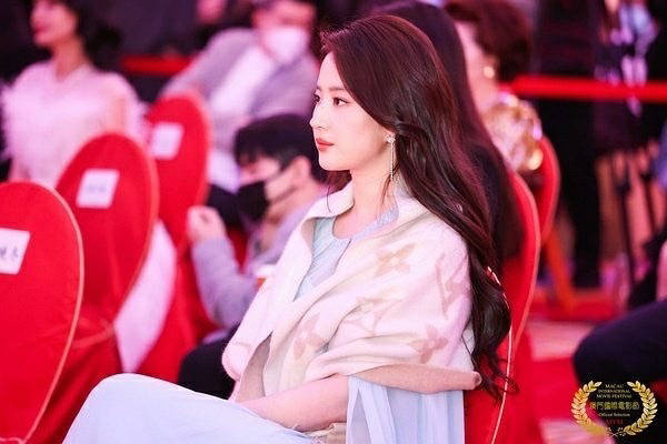 又在考古了  毕竟，年，提前过完了。刘亦菲