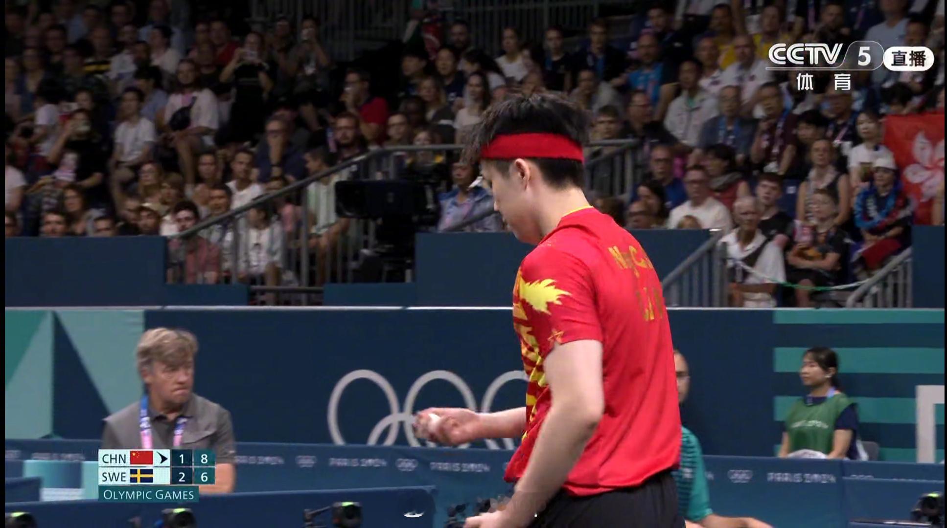 #王楚钦vs莫雷加德# 好紧张啊，王楚钦把总比分扳回到了2:2，加油，副拍也是没