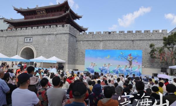 定海把托育服务送到古城门口，家长们直呼“太贴心了”舟山定海 

　5月16日，定