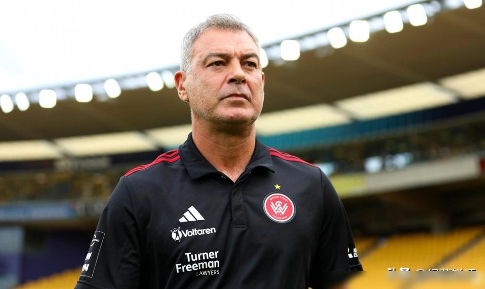 中超教练席正在上演一场静默的绞杀。韩国教头集体退潮，澳洲面孔却以三倍速度涌入。穆