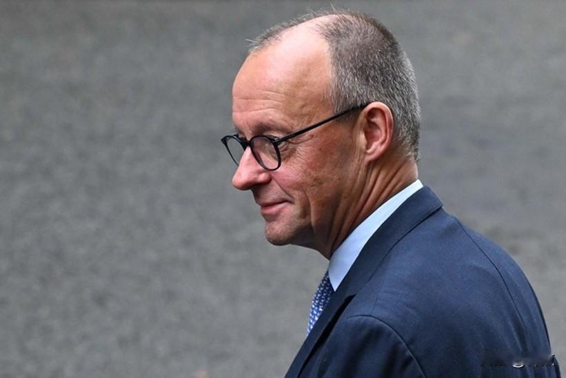 默茨想让美国反对美国。

德国总理默茨在访问印度期间，接受采访时表示，德国正在与