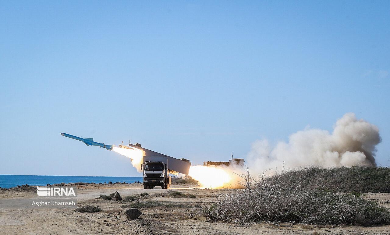 3月25日，伊朗海军司令对外通报，他们向位于波斯湾的美国“亚伯拉罕·林肯”号航母