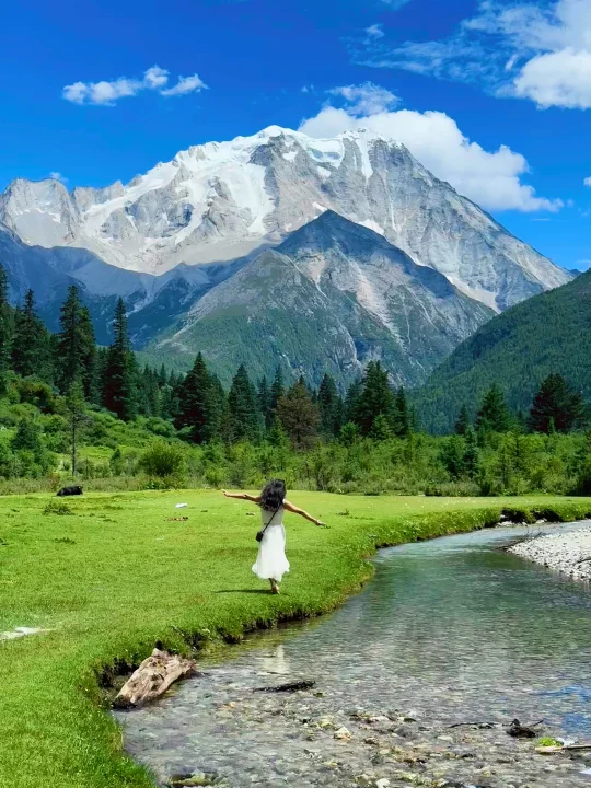 “活了30年，才见到如此震撼的风景🏔️”