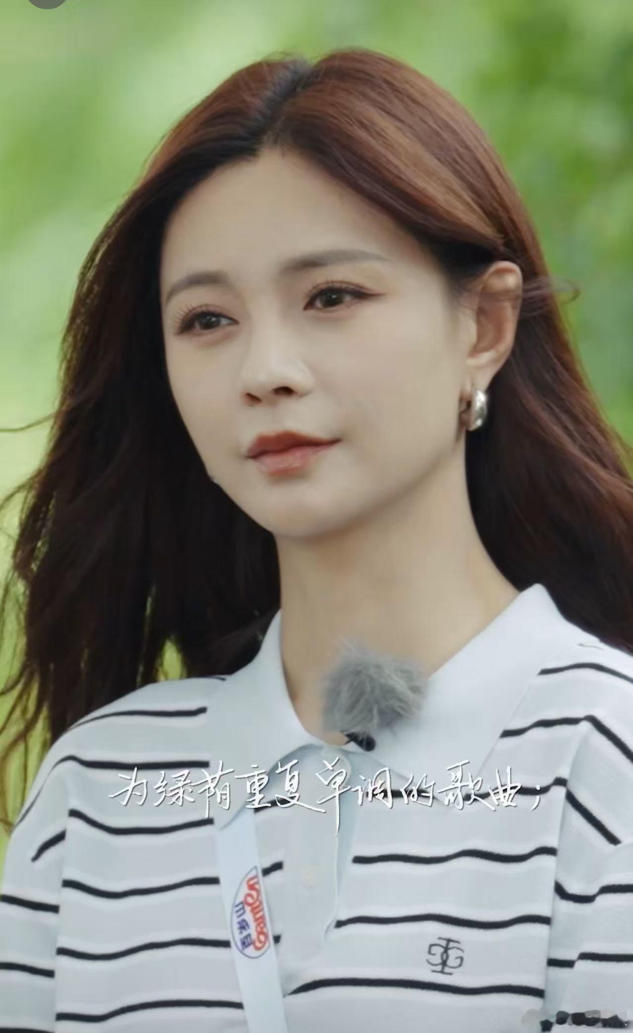 致橡树不止说爱情更是女性独立人格你好时光我绝不像攀援的凌霄花，借你的高枝炫耀自己