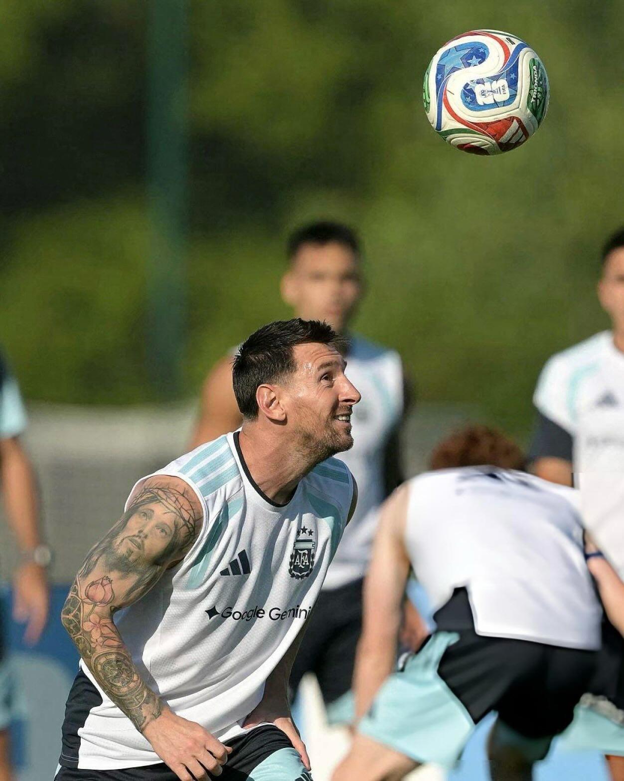 ⚽享受足球
💙🤍享受和兄弟在一起的每一刻