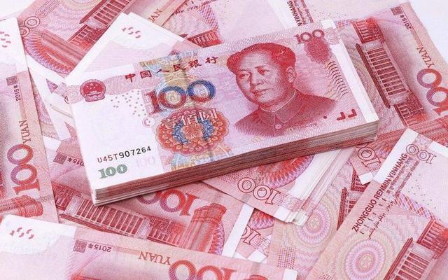 一个男人得了癌症，临死前一天通知了唯一的女儿，转给了女儿20万。第二天，他安然地