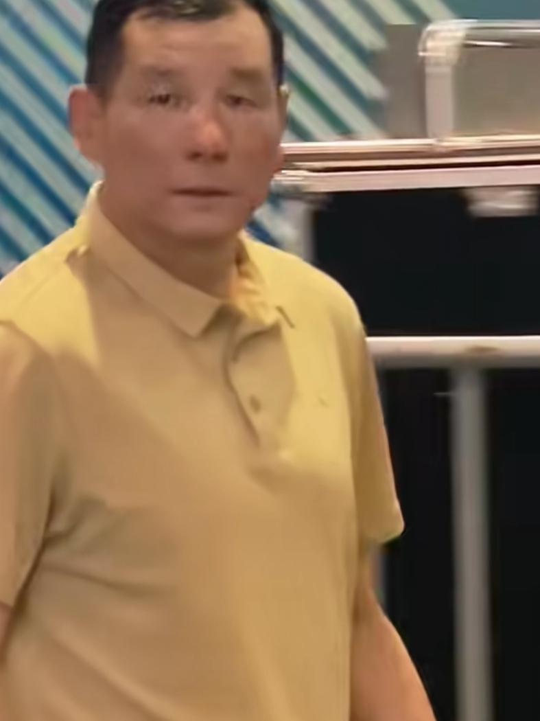 前亚洲顶级锋霸，申花名宿现身虹口足球场，参加城市足球赛活动！他就是申花夺冠功臣李