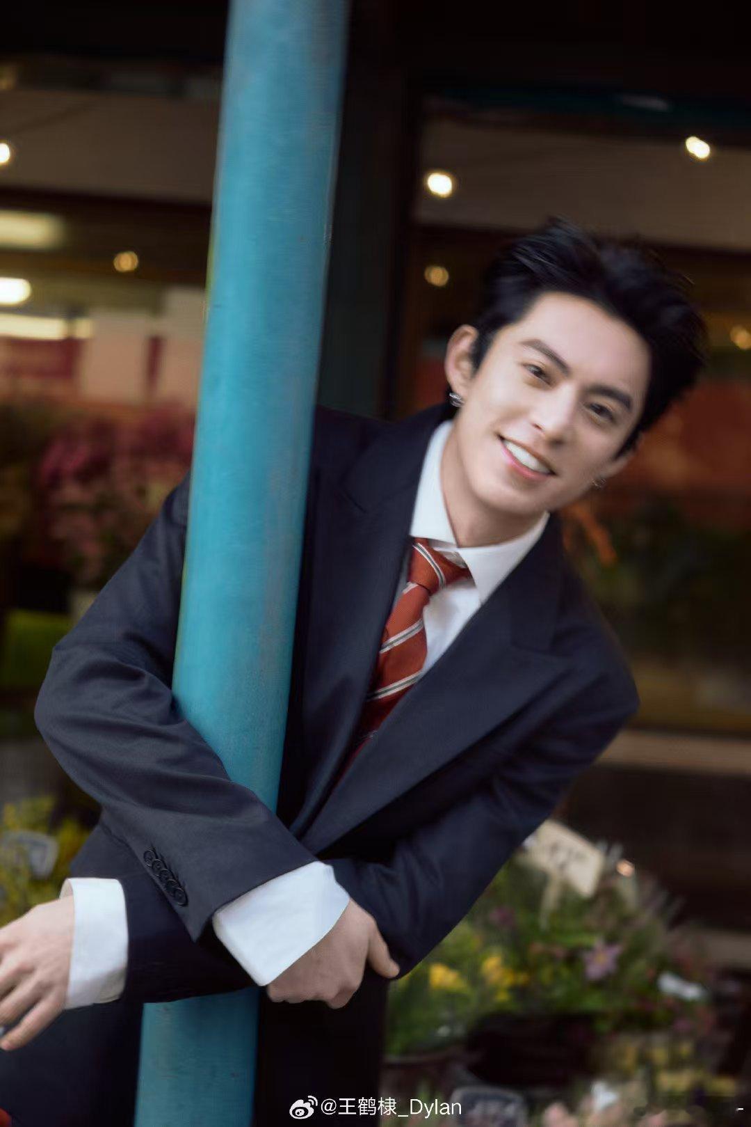 王鹤棣出道八周年写真王鹤棣棣8年 王鹤棣出道八周年了 ​​​