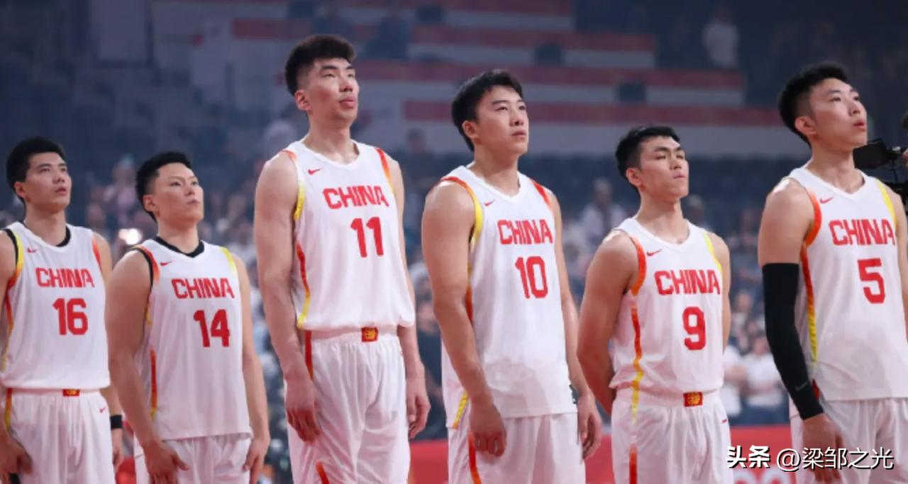 中国男篮晋级亚运会四强，不过打的还是有一些僵硬。对阵沙特阿拉伯的比赛可能是思想上