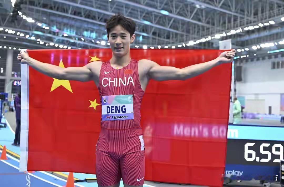 在天津进行的亚洲室内田径锦标赛男子60米决赛，中国选手邓信锐以6秒59惊险夺冠，