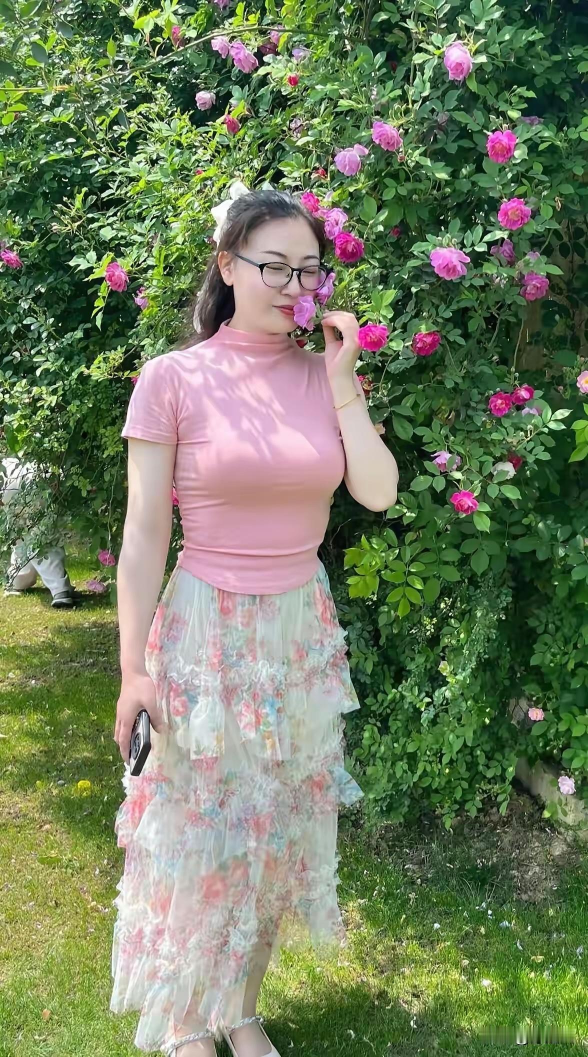 花无百日红人无再少年，年龄大了就是喜欢感慨一下。