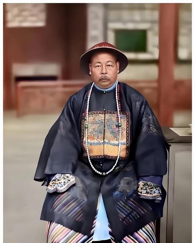 左宗棠如果没收复新疆，会怎么样？1865年，新疆没了，不是比喻，是真的没了，阿古