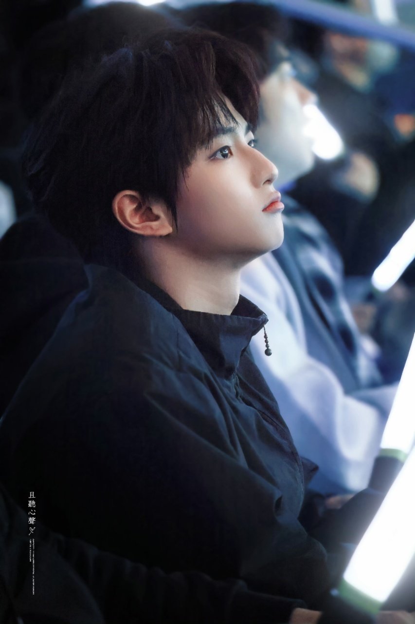 张杰演唱会上的穆祉丞 穆祉丞去看张杰鸟巢演唱会 张杰演唱会上的穆祉丞啊啊啊 