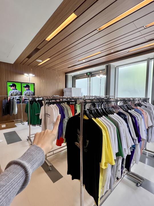 就在广州K11 ! 速来！敲多🧥👗🧢。。