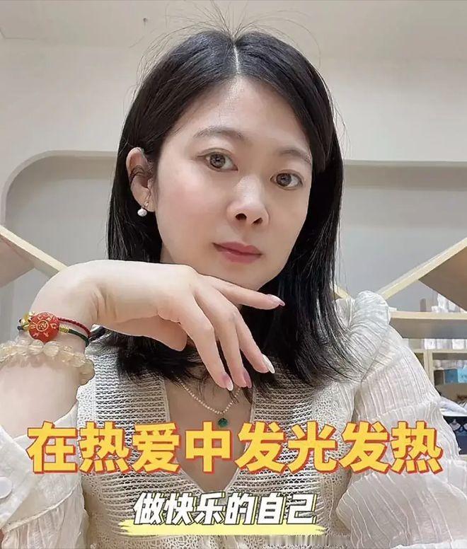 二娃网红因一场感冒去世？

80后网红宝妈任荣荣她不仅是两个可爱宝宝的妈妈，还是