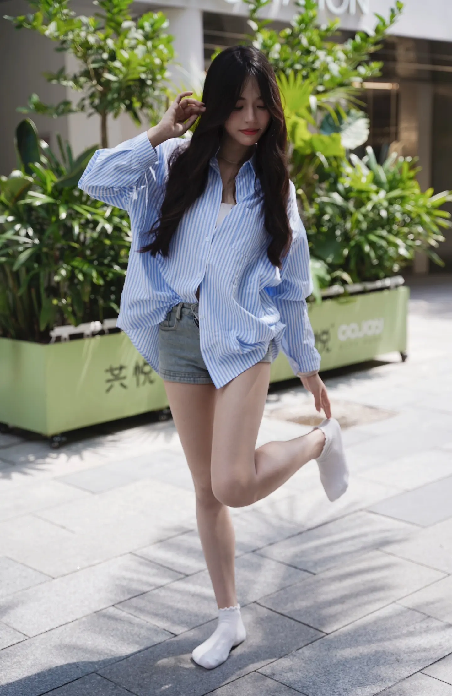 你美眸如当年，流转我心间...