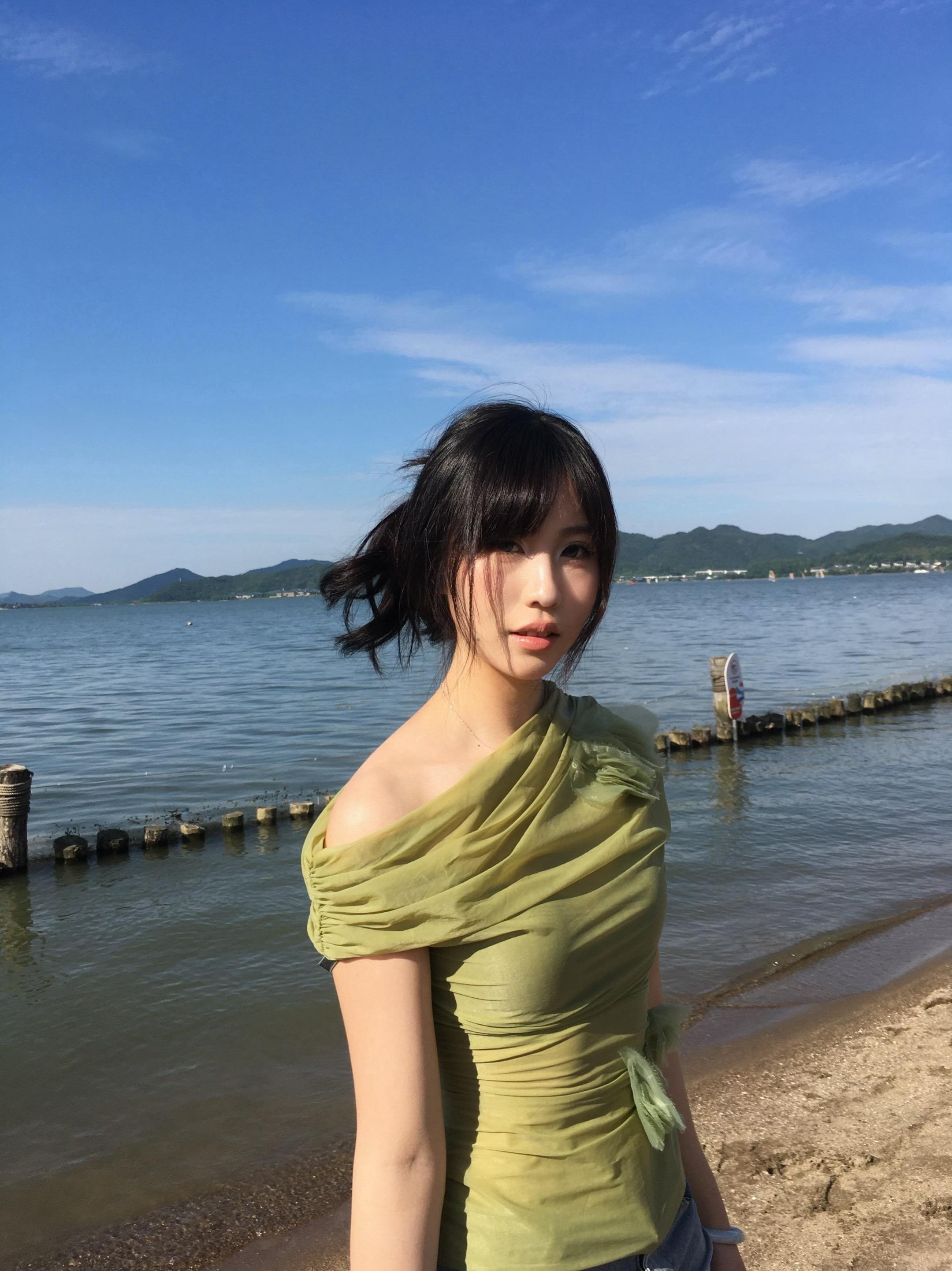 给大家表演一个斜方肌消失术