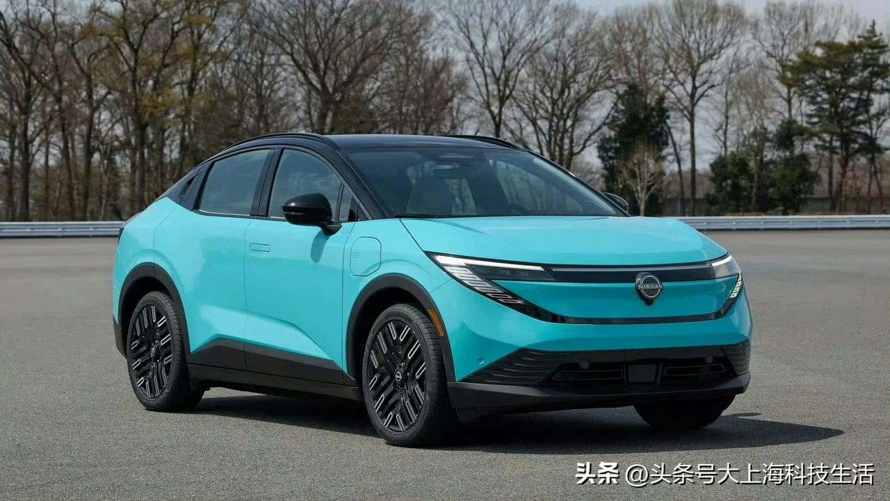 第三代日产聆风的尾灯有点Z系列跑车的味道[吐舌][吐舌][吐舌]
这应该是海外影