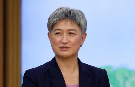 澳大利亚外长黄英贤再次向中国提出无理要求！7月21日，黄英贤在接受彭博社采访时宣