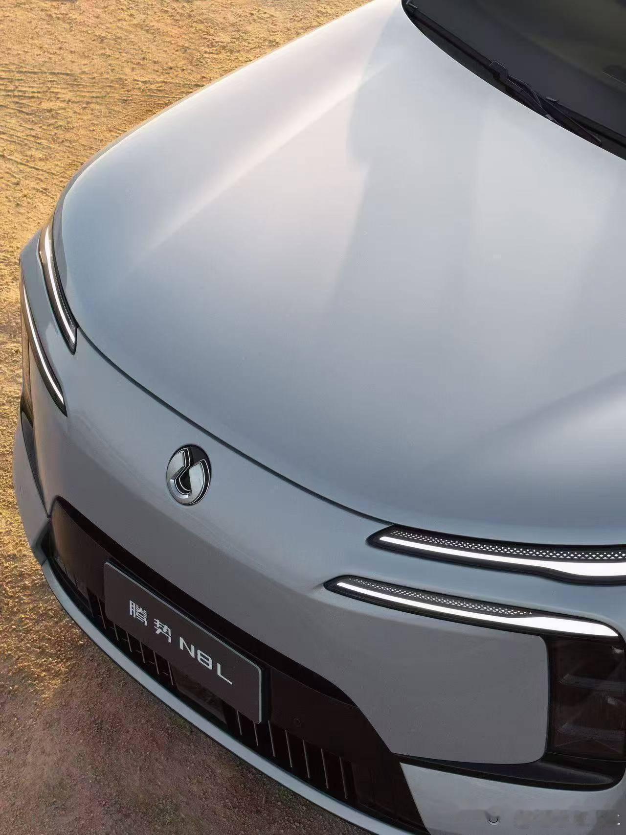 腾势N8L的出现将​​加剧35万级SUV市场的“内卷”。预售31.98 万起的大