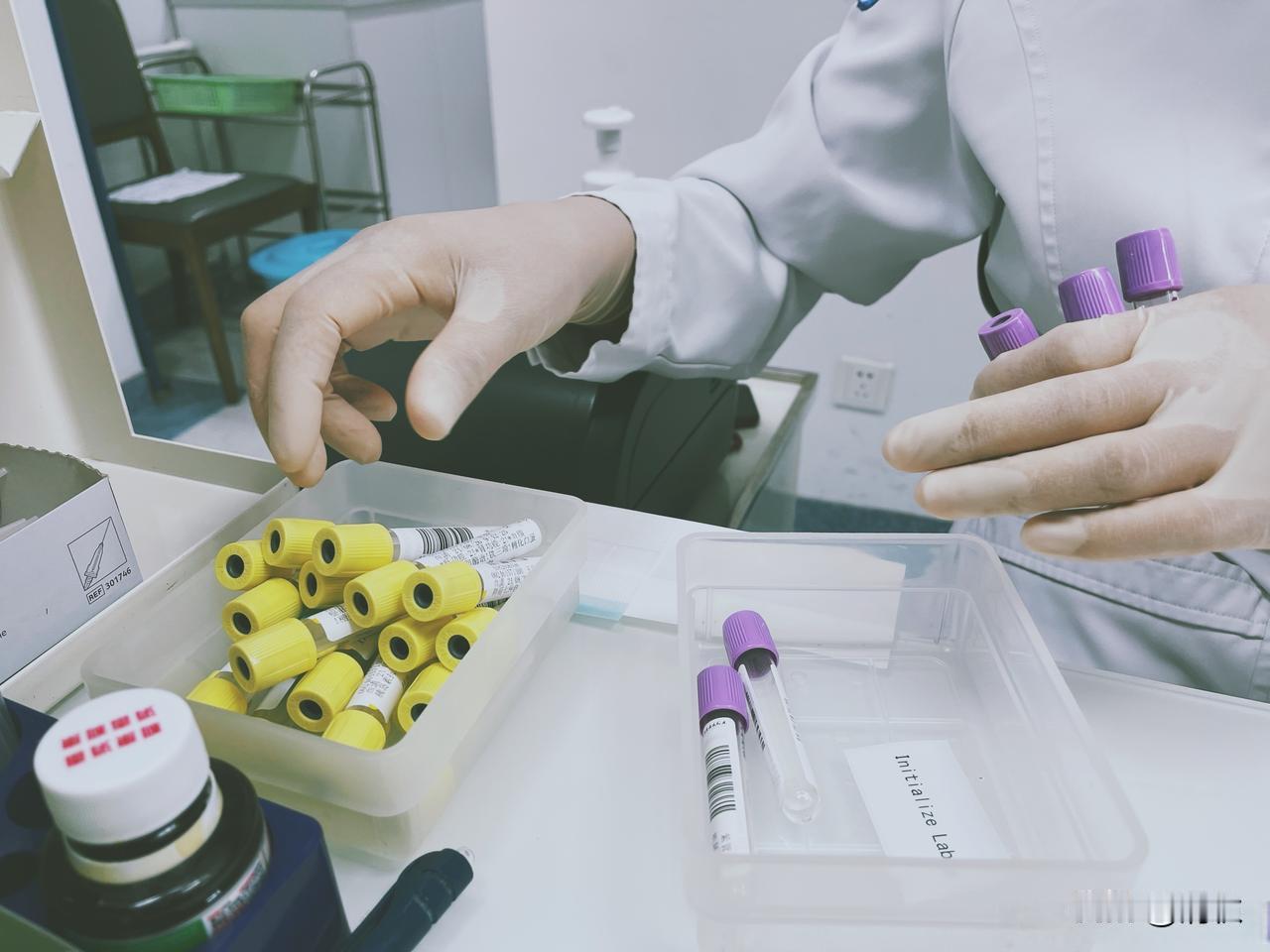 我们这里农村六十岁以上的老人每年都免费体检一次，前几天，隔壁姑姑体检胸部ct做出