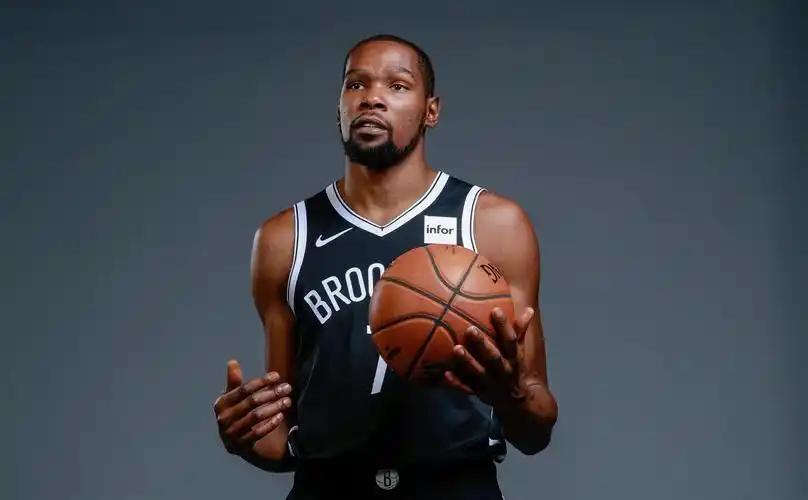 别白费力气了！NBA 这六大巨星神仙难防，连球皮你都摸不到！防守者快绝望了，遇到