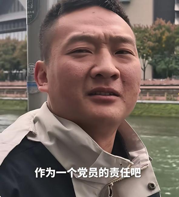 “作为一个12年的老兵，我觉得这个时候我应该挺身而出！”近日，四川成都一名女子不