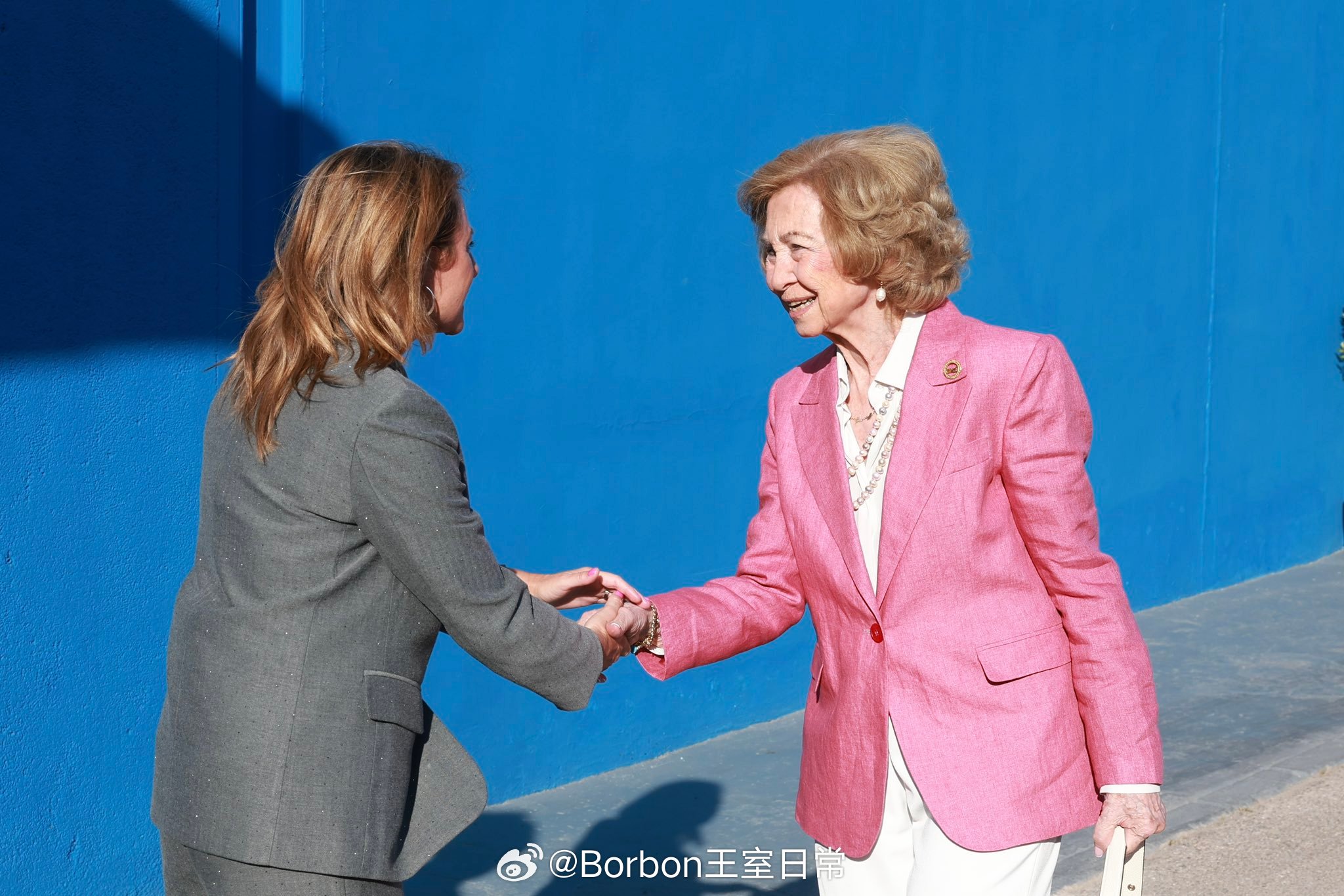 西班牙王室 5月27日，索菲亚王后在卡斯特利翁，她首先参观了当地的食品银行，并为