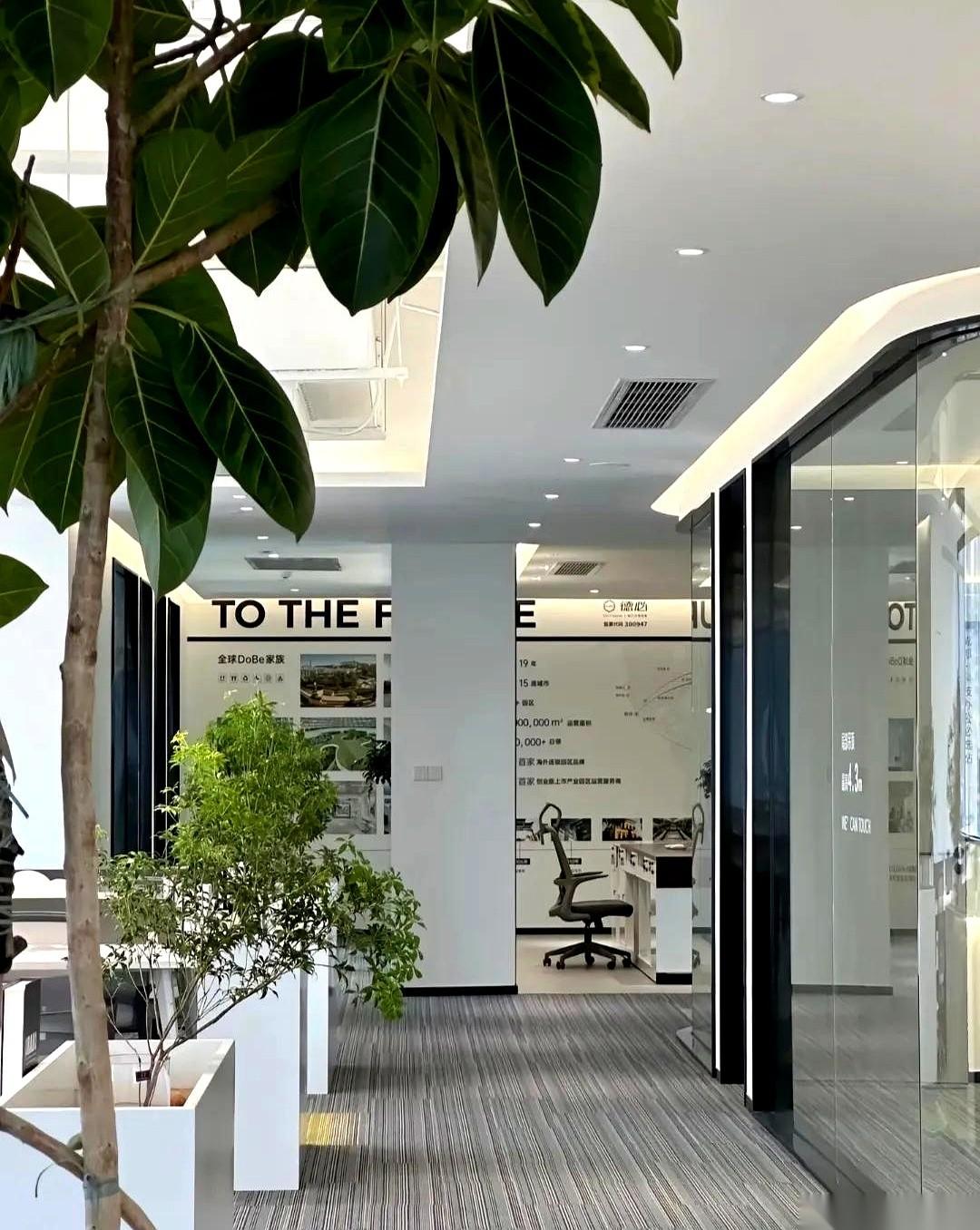 一个42岁的销售大哥，跟我聊起他去年干的最大一单。
90万，他一个人啃下来的。