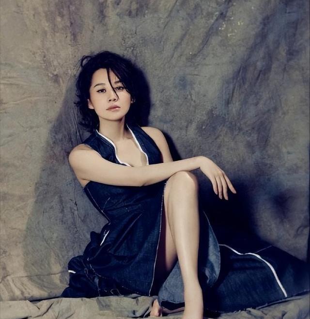 1997年，已有家室的富商刘波追求 许晴 ，特地花了3000万买下了 北京 的一