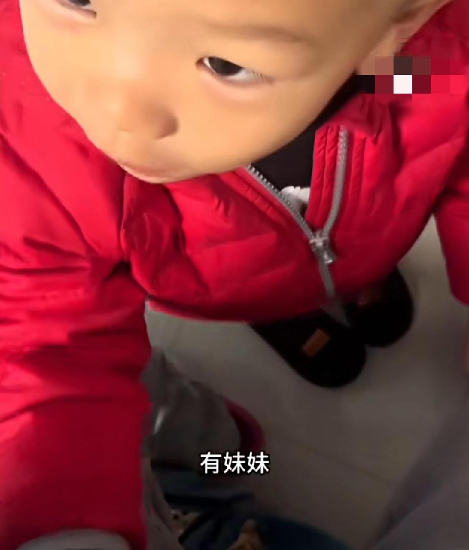 小孩语出惊人！萌娃指着妈妈肚子说：“这儿有妹妹。”去医院一检查真的怀孕了！11月