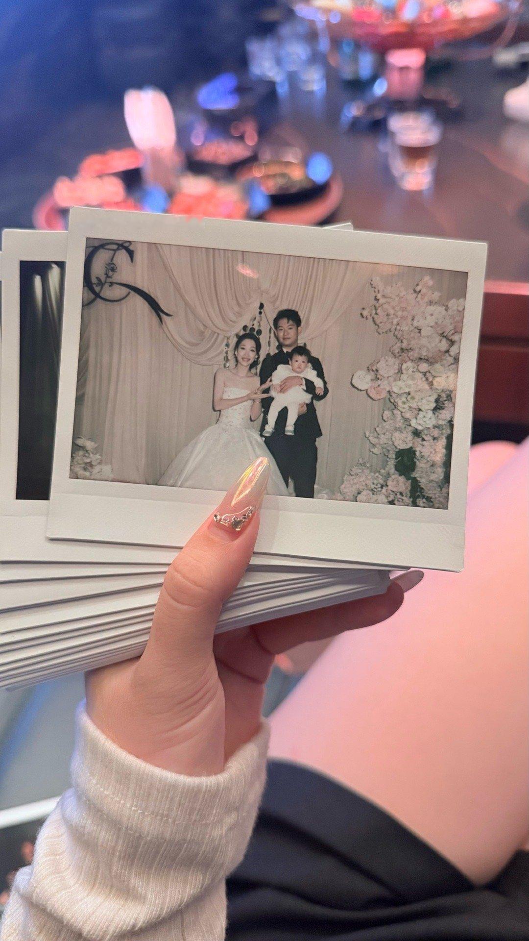 参加两个好朋友的婚礼 终于理解了那句我站在不远处看着你们幸福比你先掉了眼泪真的是