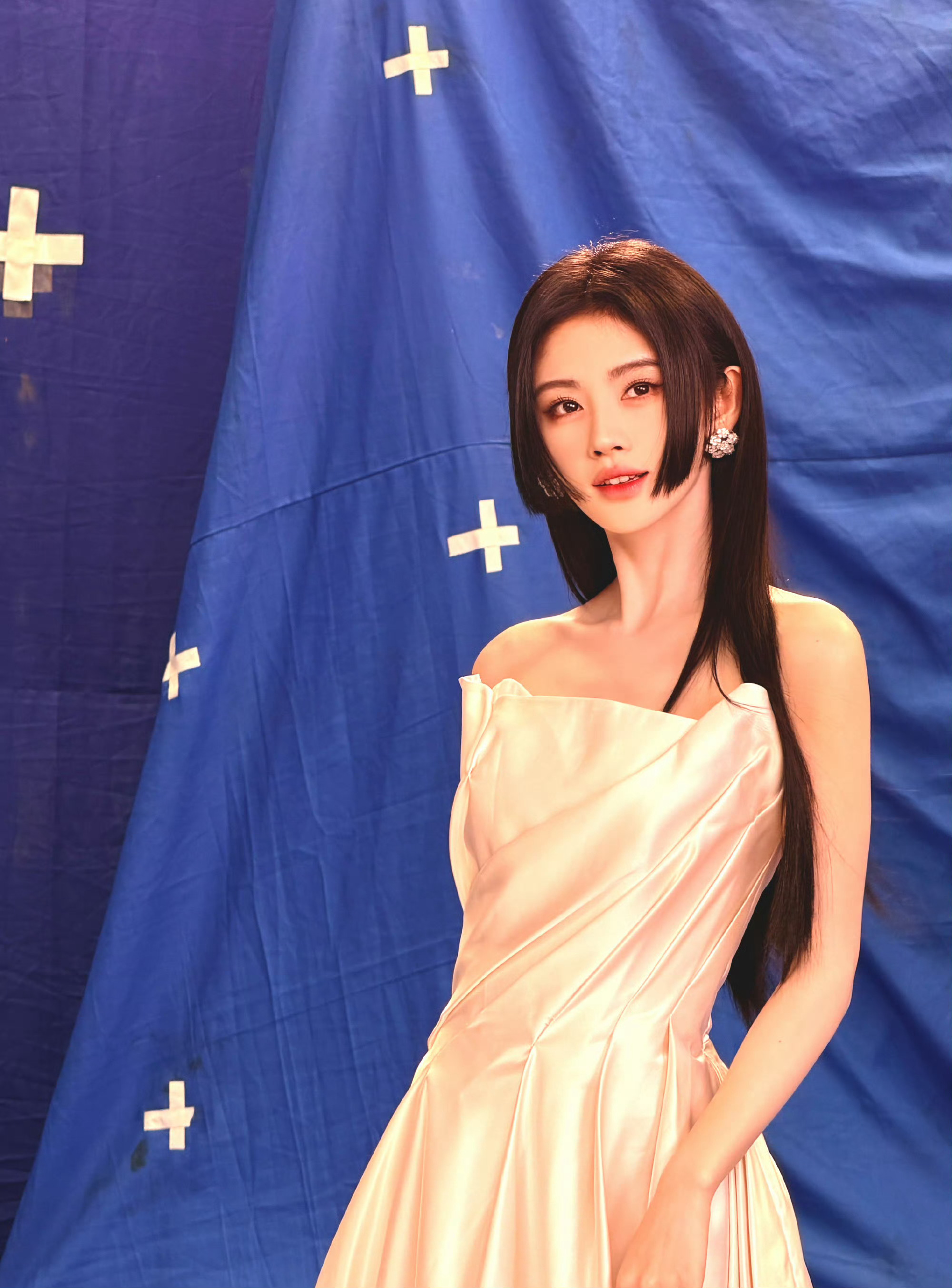 jjy鞠婧祎露芜衣 jjy鞠婧祎月鳞绮纪碎碎念念 岁岁年年 没有一张合影也没签名