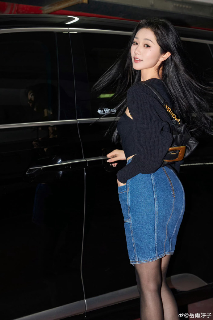 偶们短国女演员也要闪耀巴黎了✨岳雨婷前脚登一线大刊后脚就闪耀巴黎