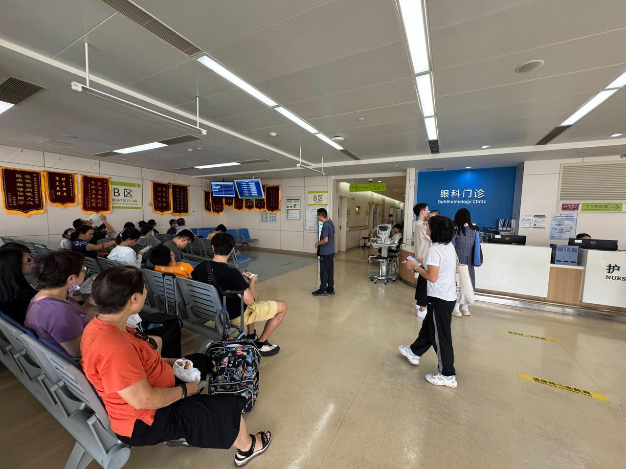 “每一个近视眼都该控糖”登上热搜，眼科医生：是真的，特别是儿童青少年！
哎呀，近