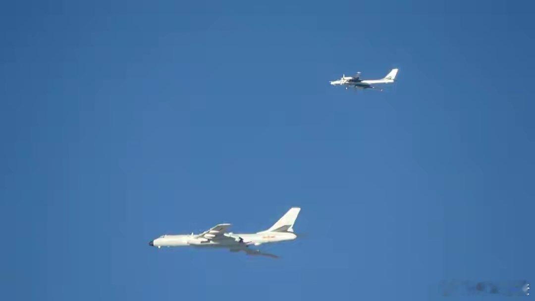 出大事了，美俄同时警告日本，中国对日本打出王牌，高市开始急了种种迹象表明，如果高