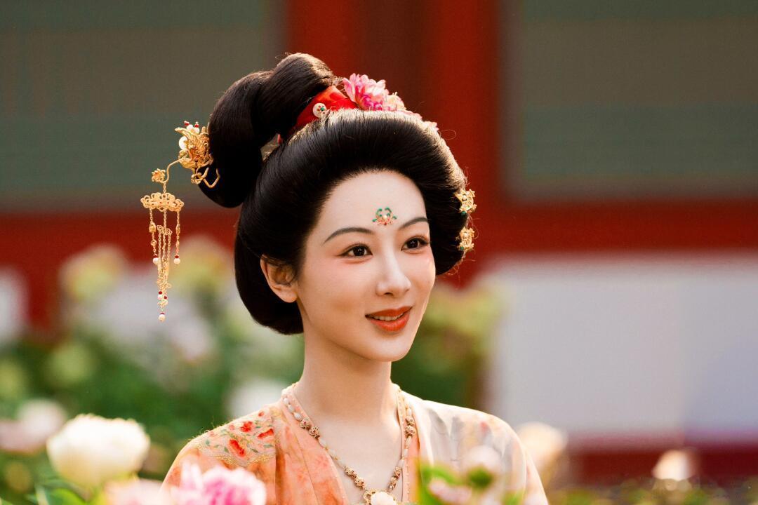 杨紫 杨紫壁纸x何惟芳｜国色芳华 