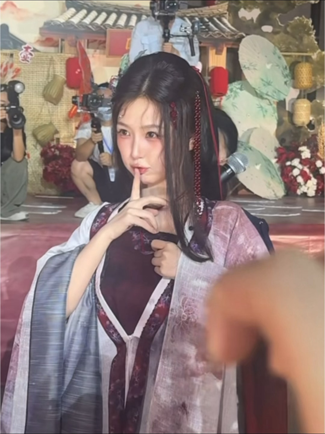 好吧，易小雅其实也挺冤枉的… 