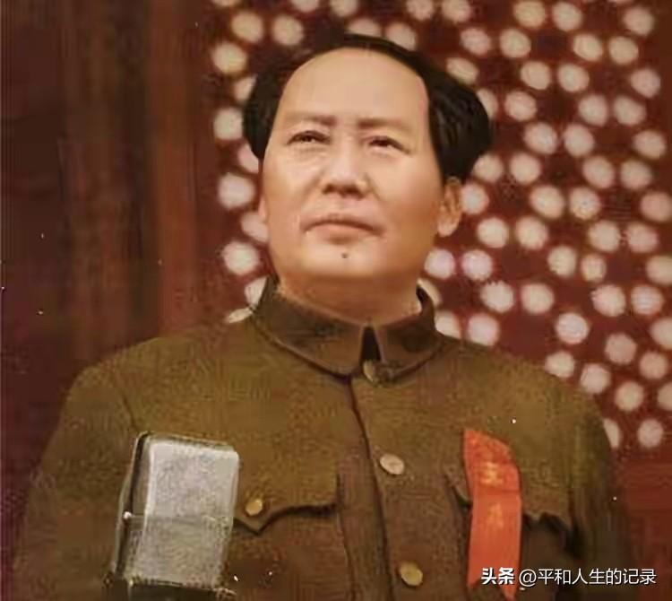 毛主席历经艰难依旧沉着果决，胸怀气魄、一身正气，敢于直面挑战，奠定中国重要的国际