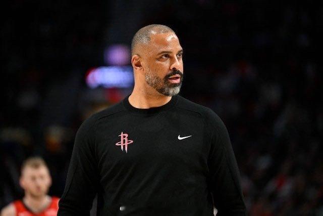 乌度卡谈出现22次失误的原因：“处理球太过粗心了。出现了八秒违例、半场违例的情况