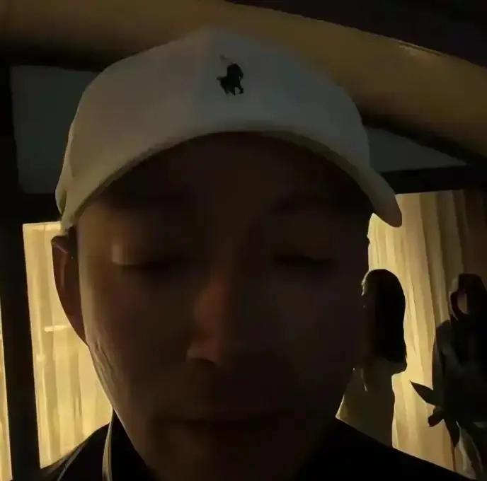 大S没死，别再咒她了
 
昨天刷到一条热帖，说汪小菲有情有义，怀念亡妻，还夸现任