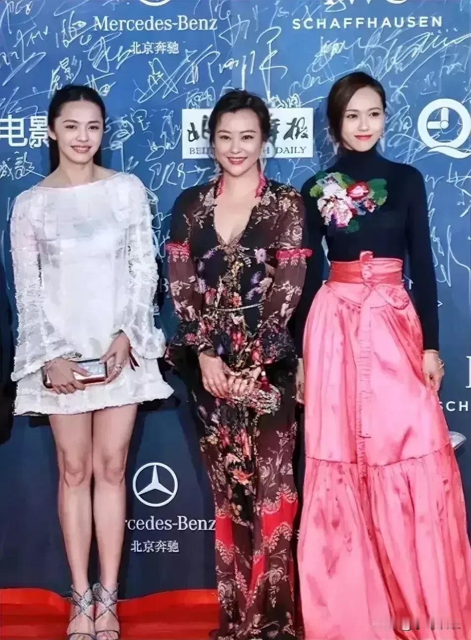 姚晨是真的很上相，比唐嫣拍的更漂亮！她五官比较有特色，大嘴巴性感迷人，越看越觉得