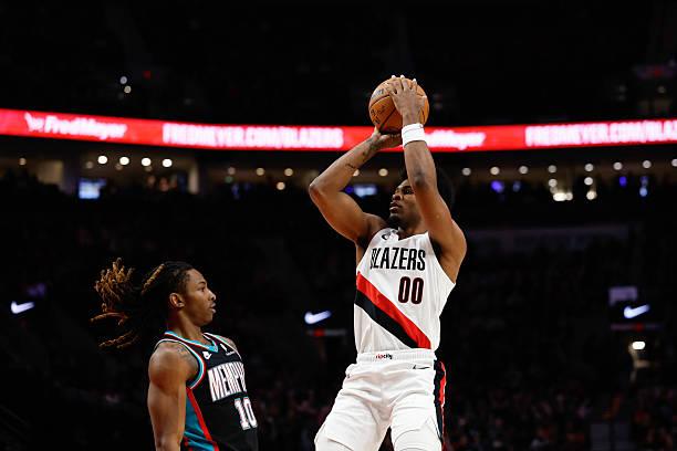 开拓者也有好消息，斯库特-亨德森伤了11个月终于复出了，而且复出后首战的状态还是