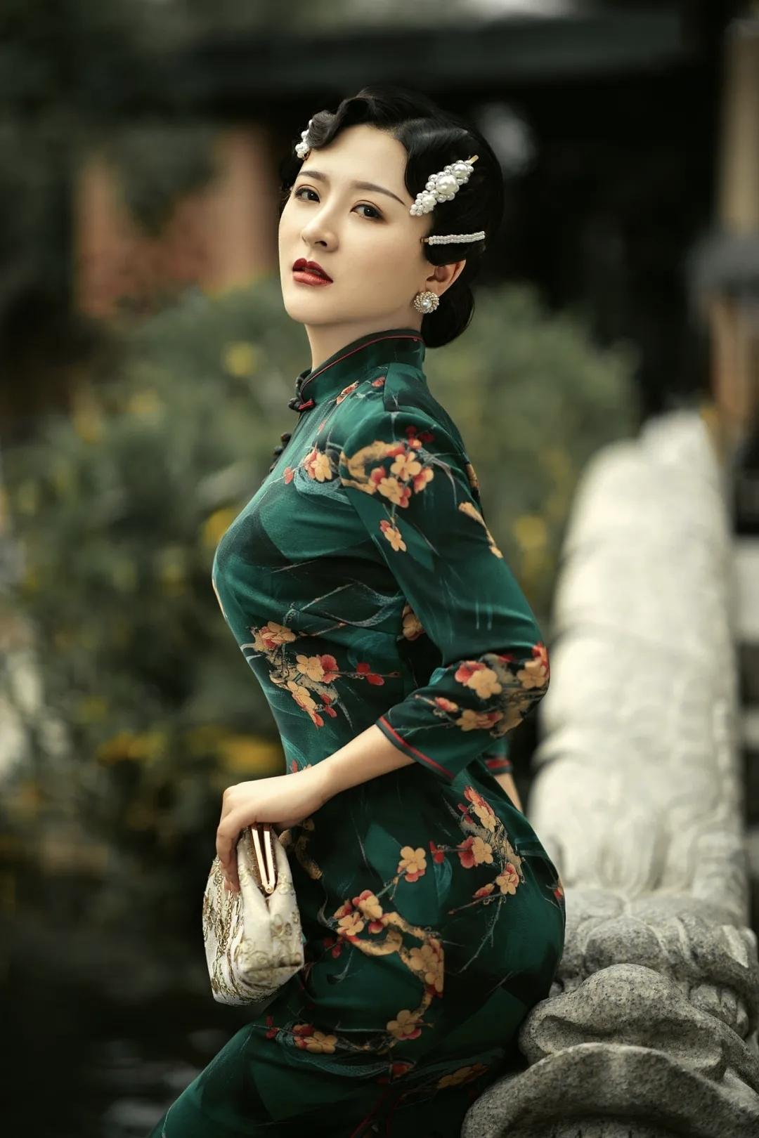 日常穿着旗袍如何选择外搭